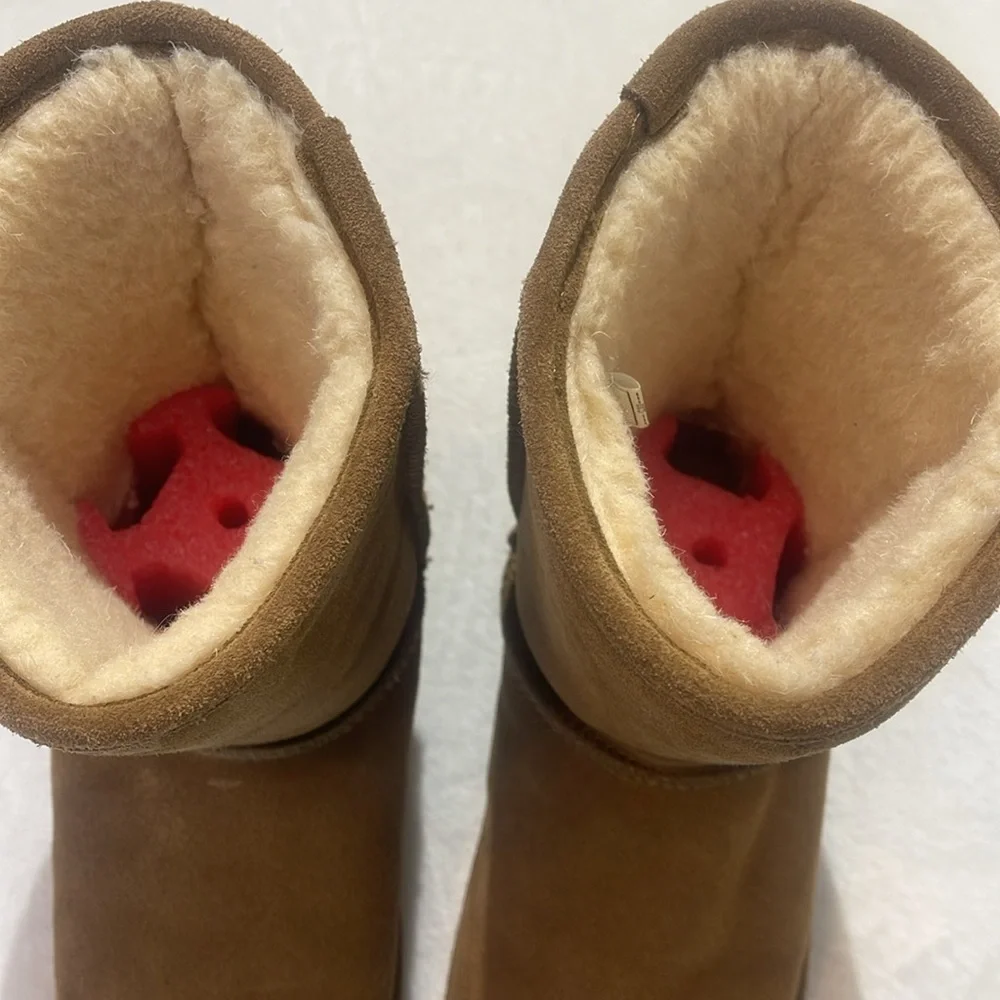 BEARPAW WOMENS SIZE 9 Cozy Brown Shearling Boots